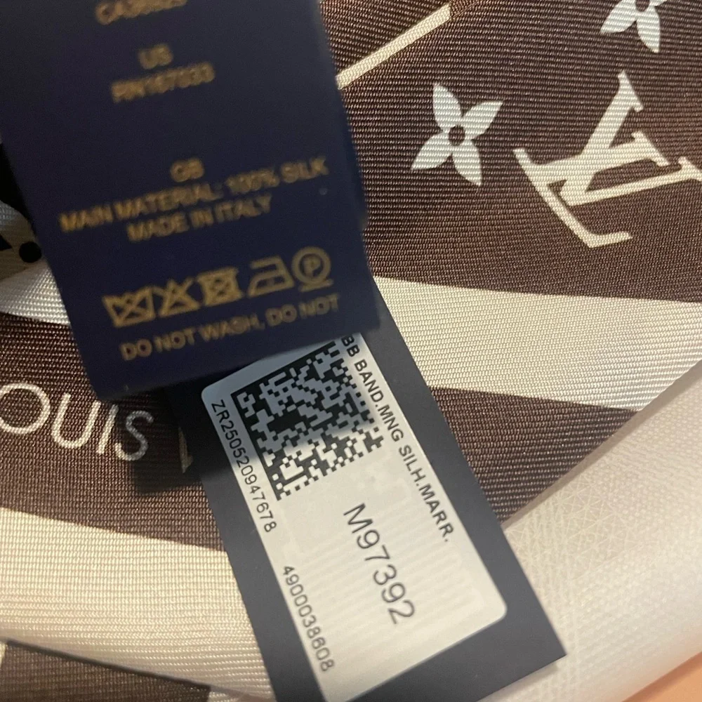 Louis Vuitton Monogram Silhouette BB Bandeau - Picture 4 of 10